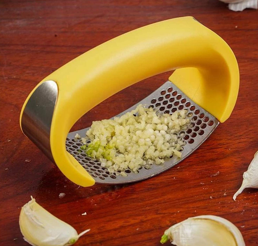 Manual Garlic Press Stainless Steel Handheld Ginger Garlic Curve Mincer Chopping (random Color)